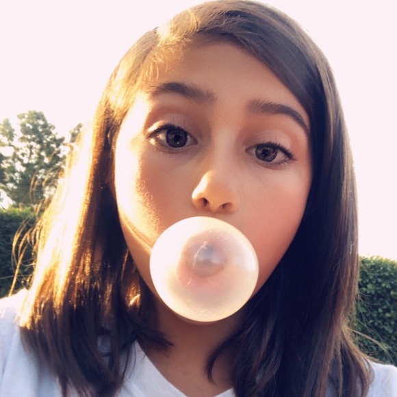 Meet your Posher, Bailee - Picture 1 of 1